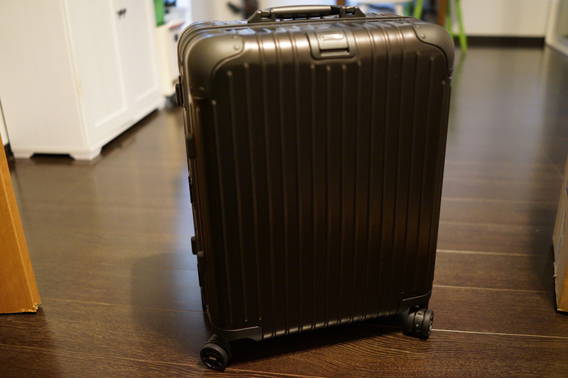 リモワ（RIMOWA）のスーツケース購入。色々迷って「トパーズ・ステルス 