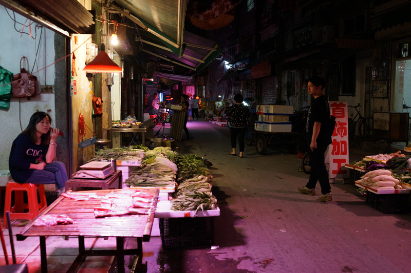 中国はなかなかディープだ スラム街で地元民向けのローカルフードを食べてみる Life In The Fast Lane
