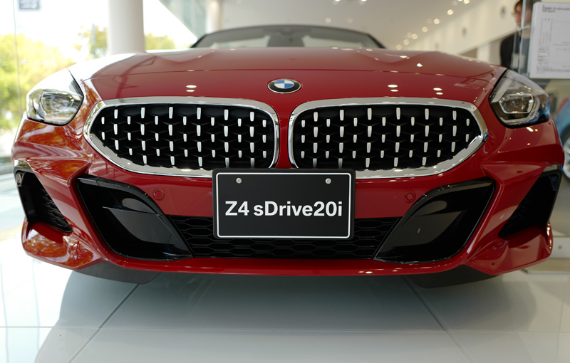BMW Z4（レッド）