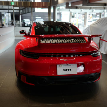 エアロキット装着のポルシェ911