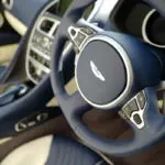 アストンマーティン DB11ヴォランテのステアリングホイール