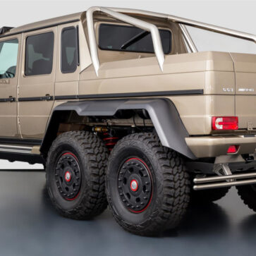 世界限定100台、日本では8000万円で販売された6輪ベンツ「メルセデスG63 AMG 6x6」