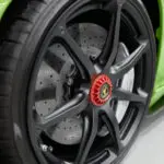 ランボルギーニ・アヴェンタドールのカーボンブレーキとセンターロックホイール