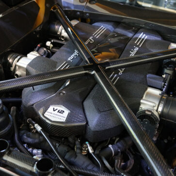 ランボルギーニのV12エンジン