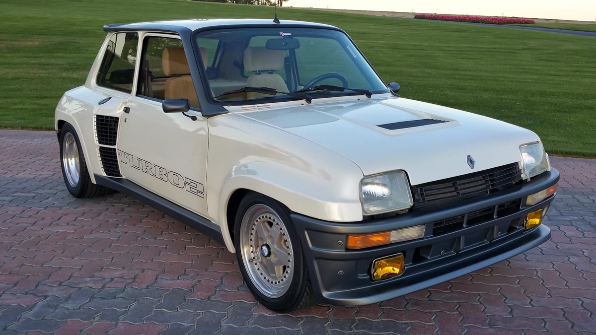 80年代の変態車「ルノー5ターボ2」にマツダの13Bロータリーエンジンをスワップした上級変態車が販売中