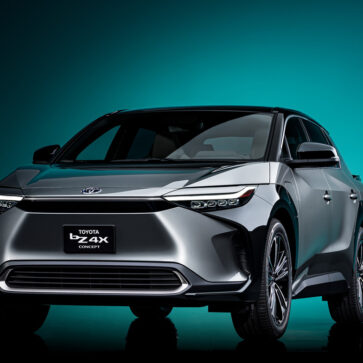 トヨタが新型EV「bZ4x」公開