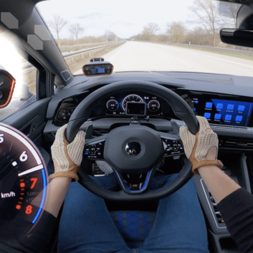 新型VWゴルフRがアウトバーンにて最高速289km/hを記録