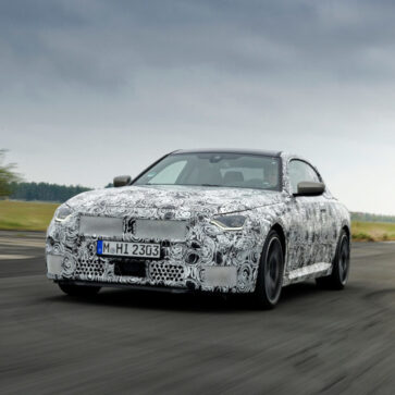 BMWが公式に新型2シリーズのティーザー広告スタート