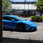 ブルーのランボルギーニ・ウラカンEVO RWD