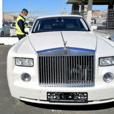 ロシアにてカスタムされたロールスロイスがイタリアの税関にて押収