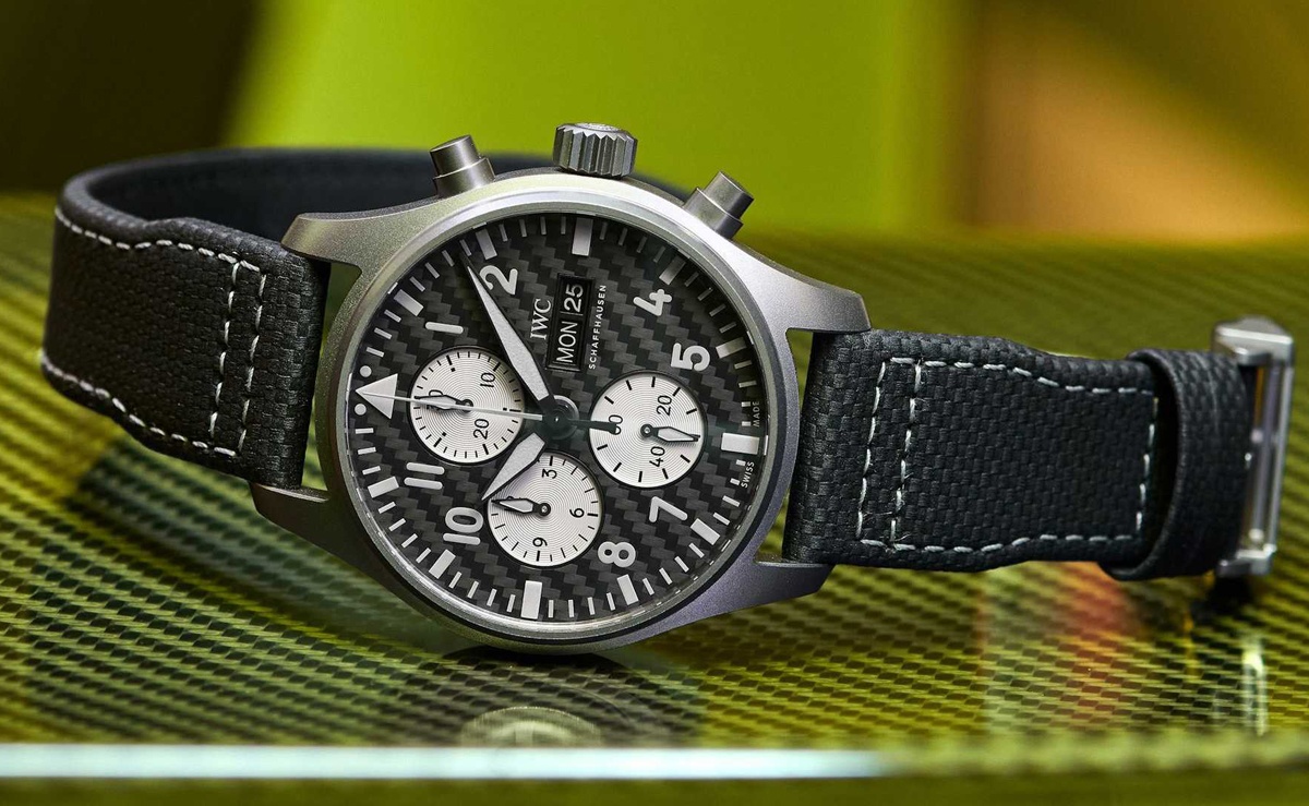 メルセデスAMGとIWCとの最新コラボ腕時計「パイロット・ウォッチ・クロノグラフ AMG」発表