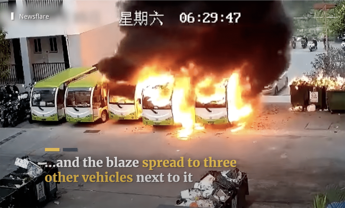 EVは燃えだすと手がつけられない！中国にて、駐車中の電動バスが突如発火、次々4台が燃え尽きる