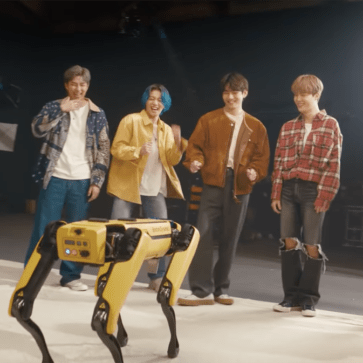 ヒュンダイ×BTS！買収したボストン社のロボット犬「スポット」とBTSがダンスを踊り、ロボット産業への本気を見せる
