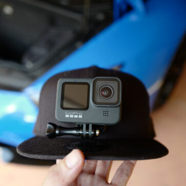 ボクはこうやって運転中の動画を撮っている。その撮影に使用するデバイス（キャップ）をVer.1からVer.2へ