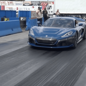 リマック・ネヴェーラが公式にて「市販車最速ゼロヨン記録」更新！路面状態を自動学習してグリップを調整する機能があり、走るたびに速くなるようだ
