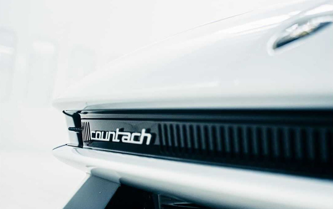 ランボルギーニが「新型カウンタック」ティーザー画像第二弾を公開！どうやらデザインイメージはコンセプトカーの「LP500」であるようだ