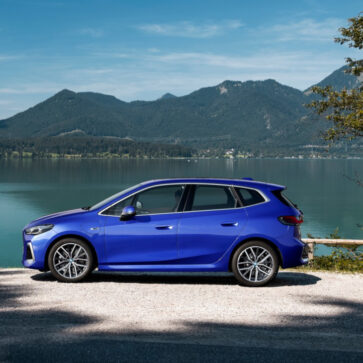 BMWが新型2シリーズ・アクティブツアラー発表！グリルはやはり巨大化、しかし上位モデルなみの装備や機能が与えられ、BMWが新しい時代に入ったことを感じさせる