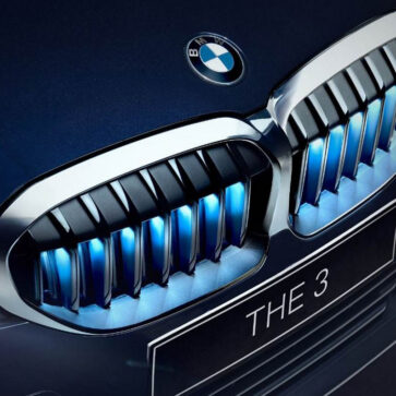 ついに3シリーズにも！BMWが「光るグリル」を装着した限定モデルをインドに投入。オプションパーツとして設定されれば日本でもけっこう売れそうだ