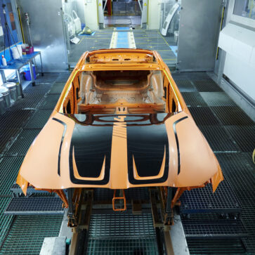 BMWが「職人いらず、コンピューター入力にて自由にボディ上にグラフィックを描くことができる」インクジェット技術を開発！現在M4でテスト中、2022年には実用化