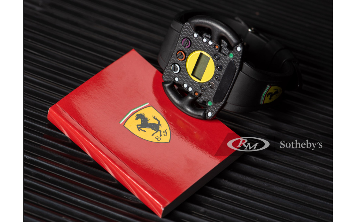 珍品！フェラーリの「F1のステアリングホイール風腕時計」が競売に。そのほかメルセデス・ベンツ、フィアットが60年代にリリースした腕時計も