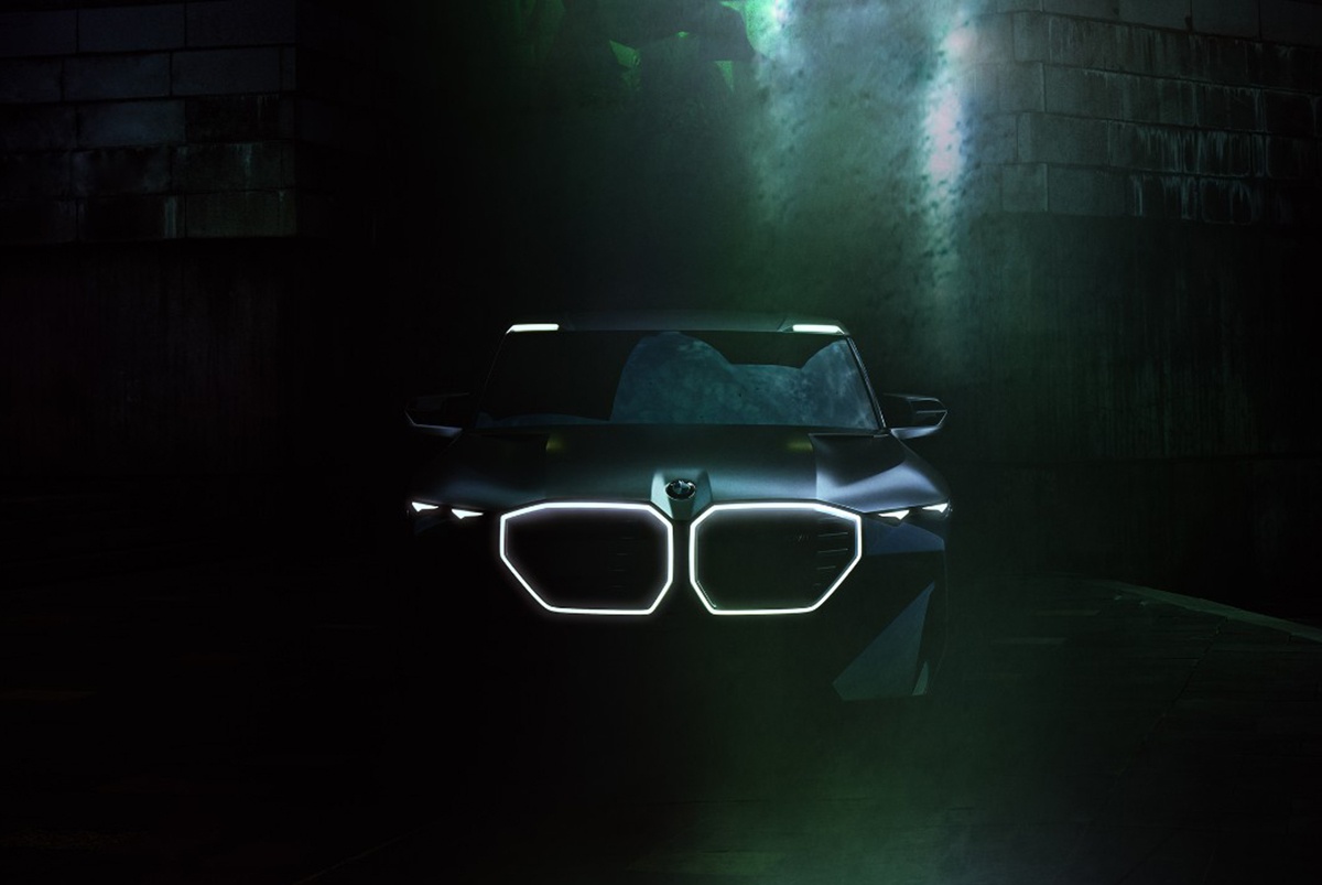 今度のBMWの新型車のキドニーグリルは光る・・・！BMWが「M」専売モデルの予告としてコンセプトXMのティーザー画像を公開