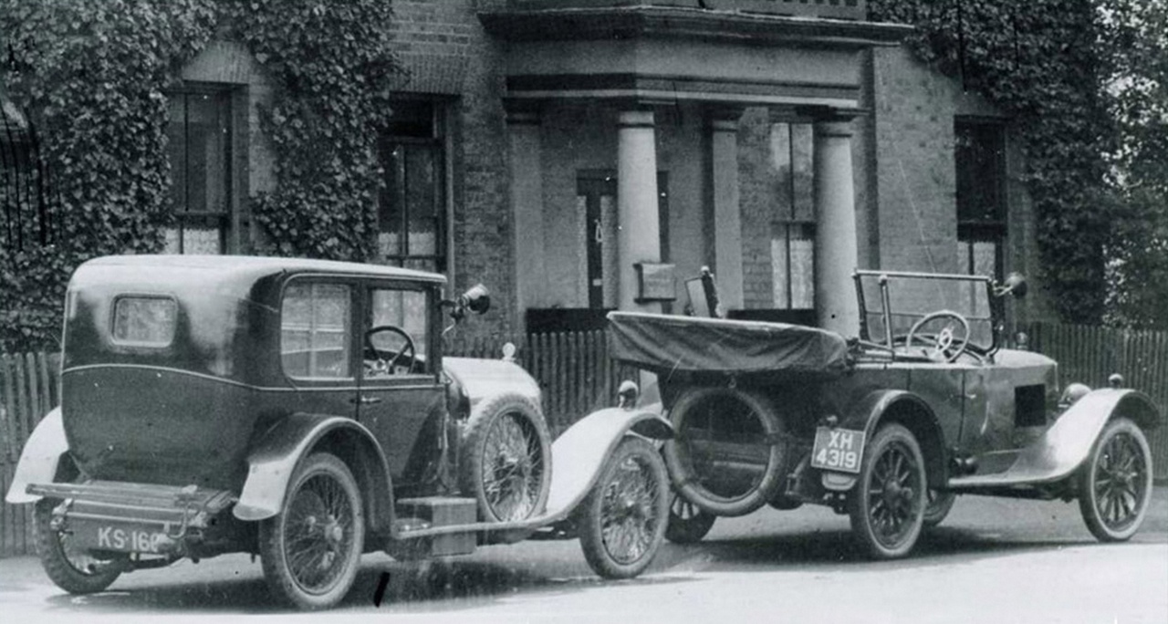 ベントレーが「最初の1台を納車してちょうど100年が経過した」と発表。なお、当時すでにオートカーが存在し、該当のクルマが記事となったもよう