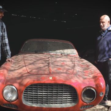 【動画】英国の納屋から謎のフェラーリ166MMが出てきた！1950年に製造され、1965年にアメリカに渡るも16年間行方不明に。そして今、父親の飛行機格納庫に埃をかぶって修復を待つ