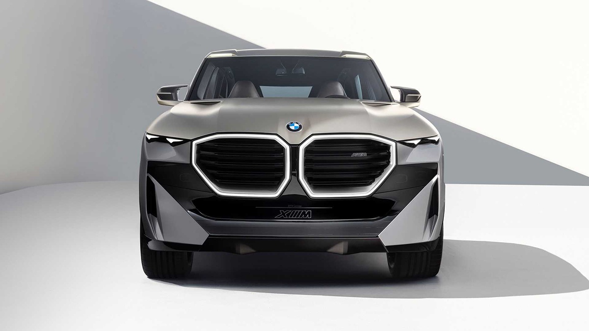 キドニーグリルはBMW史上最大！43年ぶりの「M専用」モデル、BMW XMが発表に。なにもかもが特別誂えのフラッグシップ