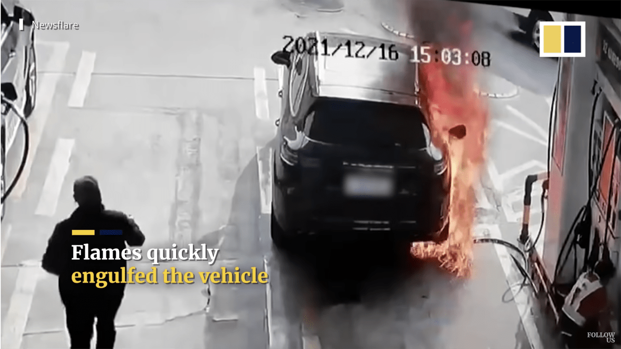 【動画】給油中のポルシェ・カイエンにガソリンがかけられ放火される！周囲の人のとっさの救助活動や消火活動が素晴らしいとボクの中で話題に