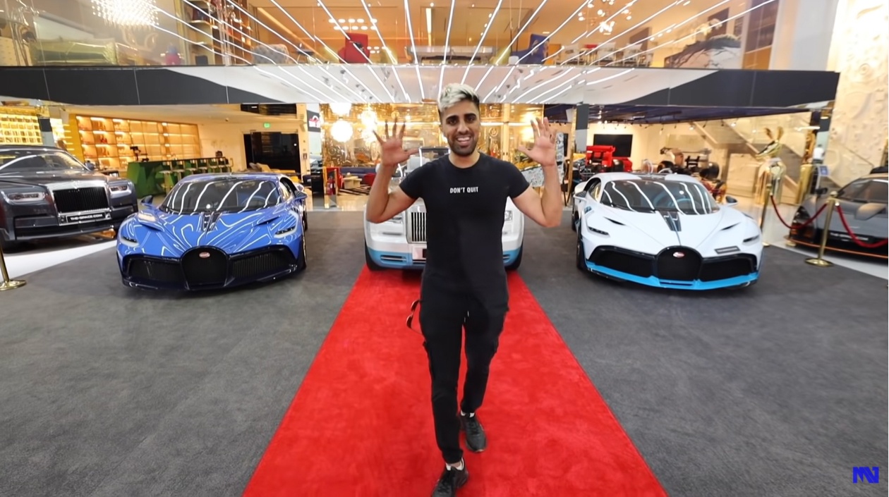 【動画】総額100億円以上！ブガッティ・ディーヴォが2台、フェラーリやランボルギーニは数しれず。スゴすぎるドバイのスーパーカーコレクション