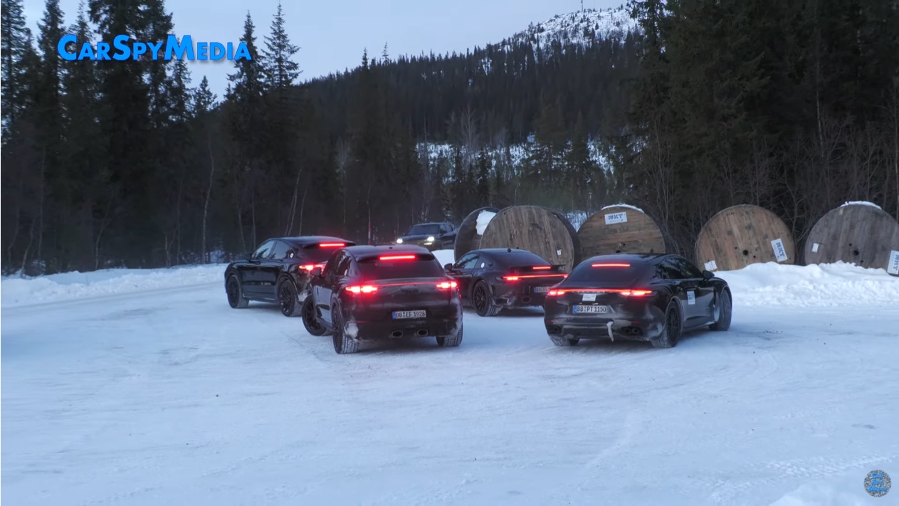 【動画】ポルシェが北極圏に大量に車両を持ち込みテスト中！911サファリ（ダカール）は市販モデルに近いと思われるオーバーフェンダーを装備