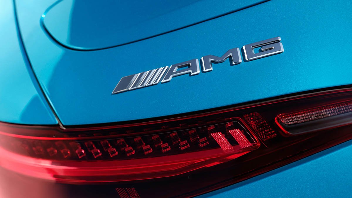 メルセデス・ベンツが「AMG SLの追加モデル」「EQS SUV」のティーザー画像を公開！EQシリーズは命名法則が固定されておらず、そのうち見直しと改名が入りそう