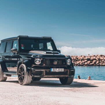 ブラバスのモノクロームシリーズ第三弾、メルセデス・ベンツGクラスをカスタムした900スーパーブラック登場！「どこへ行っても注目の的となるようデザインされている」