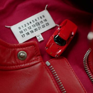 フェラーリ注文したら赤いモノが増えてきたな・・・メゾン・マルジェラのライダースジャケットほか最近購入したモノ3連発