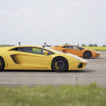 【動画】まさかの「ランボルギーニ・アヴェンタドール全5世代」がドラッグレースを走る動画が公開！やっぱりアヴェンタドールはどの世代でも格好いいな・・・