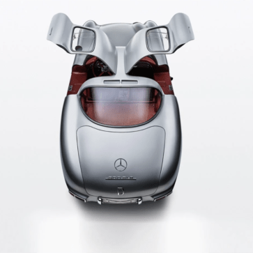 メルセデス・ベンツが公式に300SLRを182億円で売却したと発表！「自動車史上もっとも高価なクルマになり、メルセデス・ベンツの価値の高さが証明された」