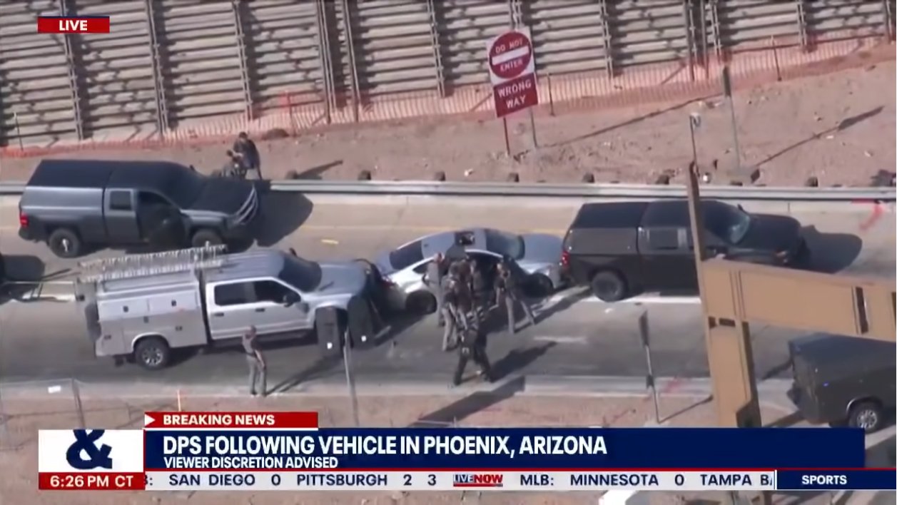 【動画】米警察のカーチェイスにおける最終兵器「グラップラー」！実戦に投入されて逃走車を停止させる珍しい映像が公開される