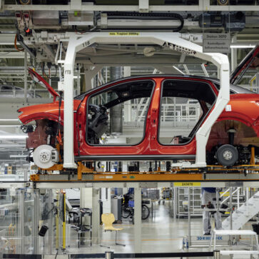 VWが「2022年にEVを80万台生産し、2025年にはテスラを抜く」と大胆発言！生産能力はともかく、今後のEV製造コスト増加にVWは耐えることができるのか