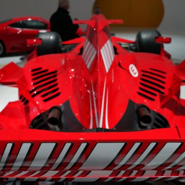 「トップガン マーヴェリック」のF1版？ブラッド・ピット主演、トップガンと同じ制作陣、さらにルイス・ハミルトンも参加するF1映画が製作開始。なお配給はアップル