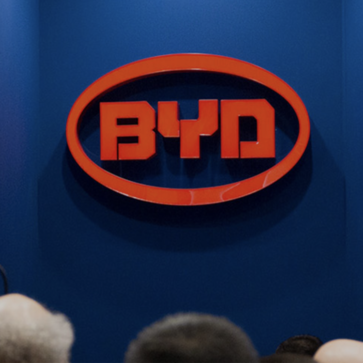 中国のEV/PHEV専業メーカー、BYDの成長が止まらない！自社でバッテリーの生産を行うことからEVの量産ができ利益も高く、生産台数ではすでにテスラを抜いたもよう