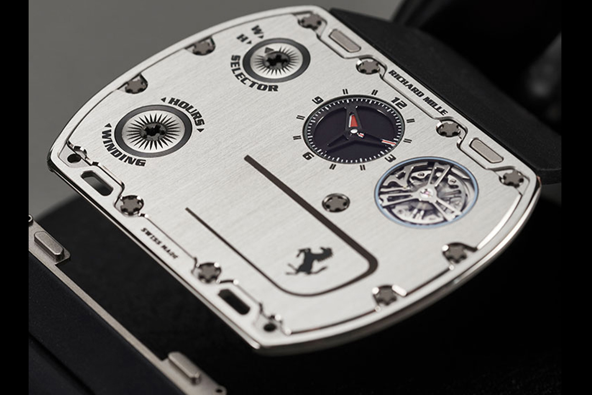 フェラーリとリシャール・ミルとのコラボ腕時計第一弾RM UP-01登場！見た目は「腕時計の裏蓋」、しかし世界最薄の1.75ミリを誇る超弩級ウォッチ