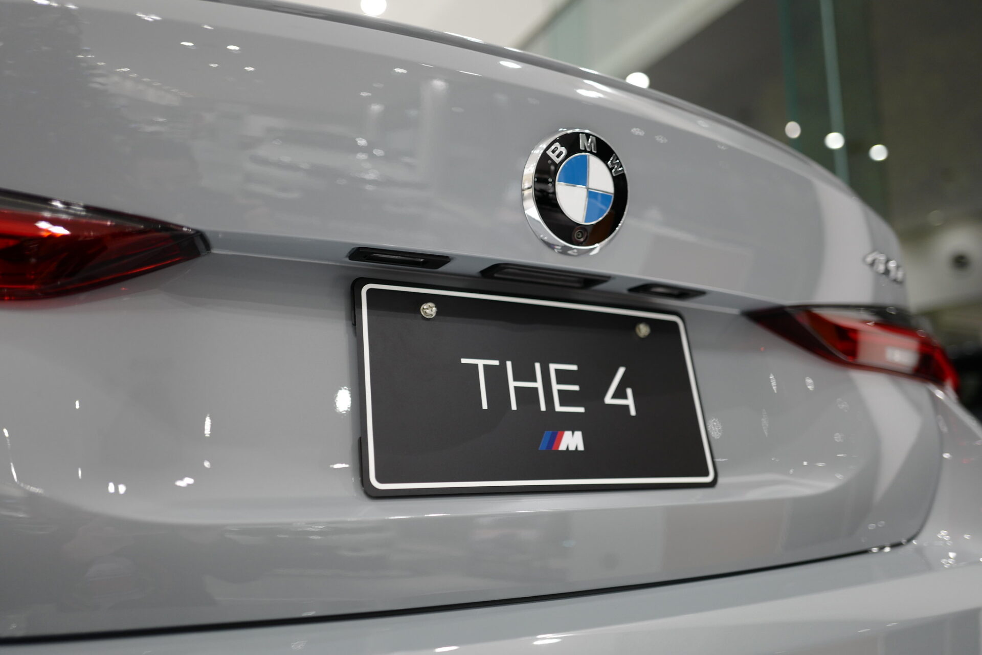 BMWが自ら「モデルネームの数字や英文字はこう読み解く」と解説。かつてはルールがなく個別に命名されており、現在の命名法則ができあがったのは1972年