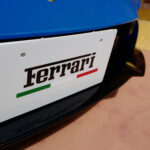 フェラーリ仕様のナンバープレートカバー