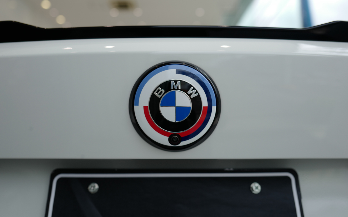 BMW

