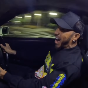 「公道ではEVしか乗らない」と言っていたのに・・・。ルイス・ハミルトンが首都高や東京の街中をGT-R（レンタカー）で暴走しプチ炎上
