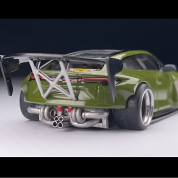 ホットウィール製ランボルギーニ・ウルスをまさかの「V12ツインターボ、ミドシップ」へとカスタム！タービンやインタークーラーもちゃんと再現されているぞ【動画】