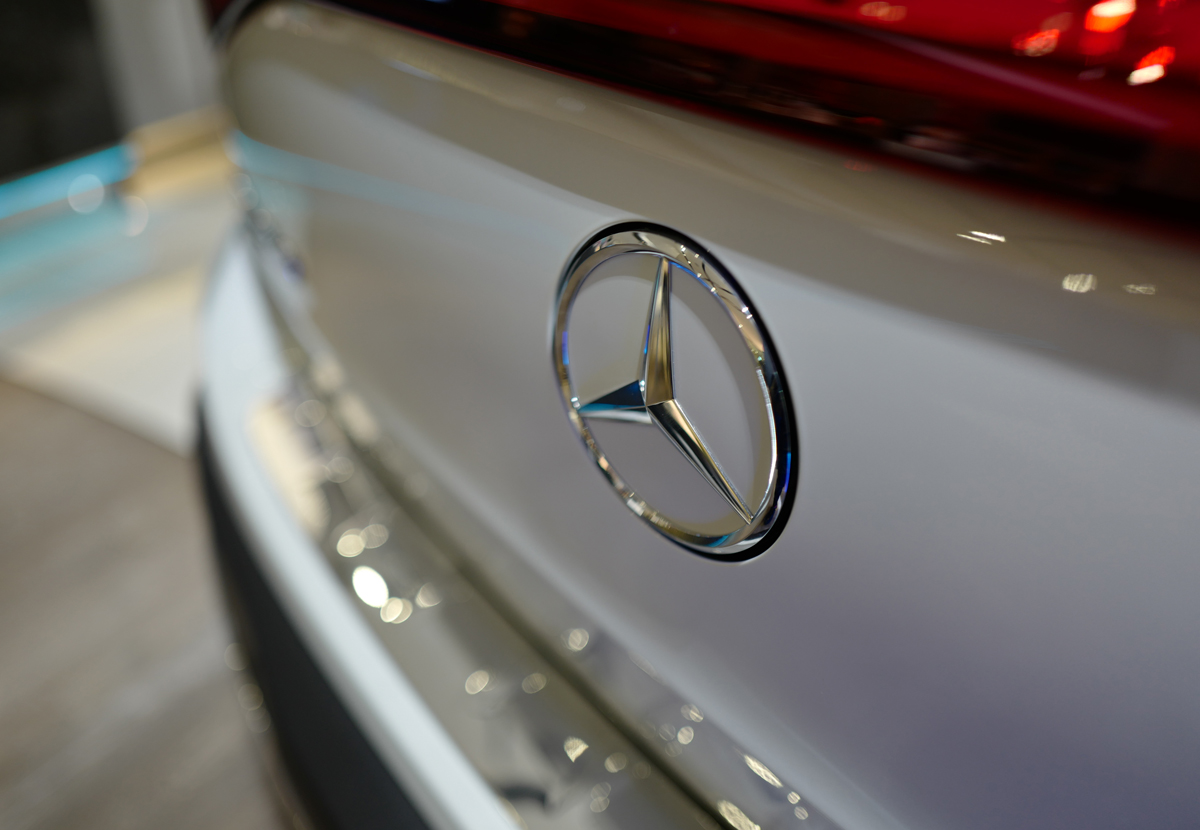 メルセデス・ベンツのエンブレム（スリーポインテッドスター）