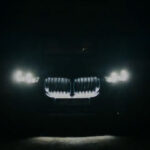 新型（フェイスリフト）BMW X5のティーザー動画が公開！ついにX5にも「発光グリル」が装着されるもよう。テールランプにはアニメーション表示も