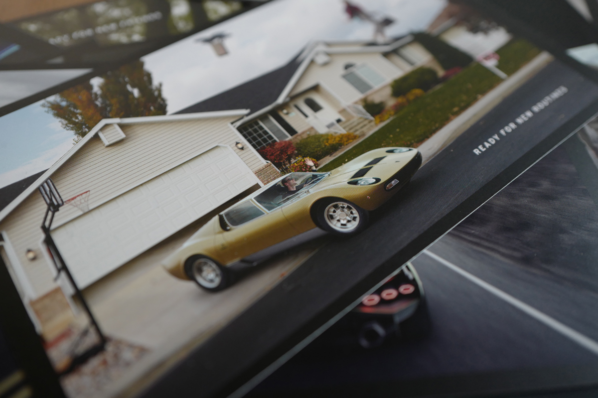 ゴールドのランボルギーニ・ミウラ