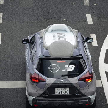 日産キックス「ニューバランス 327エディション」に偶然遭遇したぞ！上から見るとインソールもちゃんと再現されていてなかなかユニーク